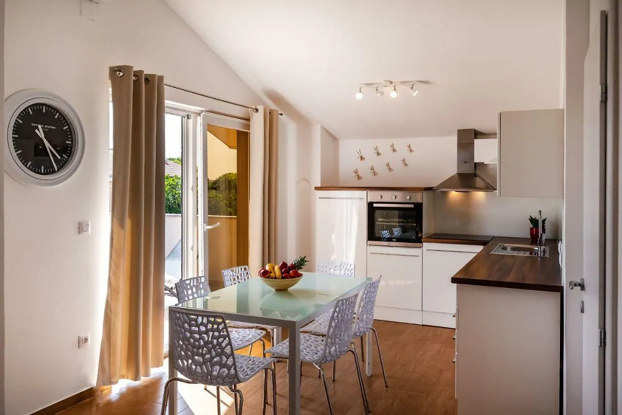 Apartman Zozzy Posedarje Apartment