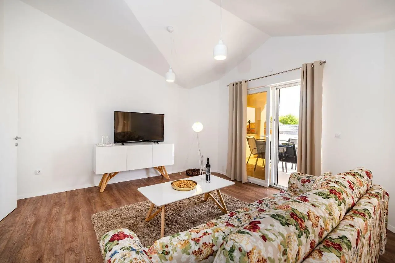 Apartman Zozzy Posedarje