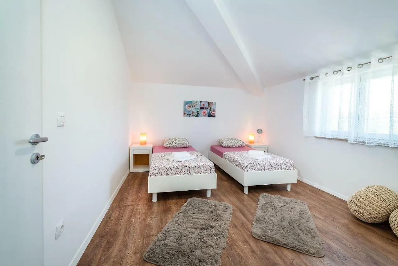 Apartment Apartman Zozzy Posedarje