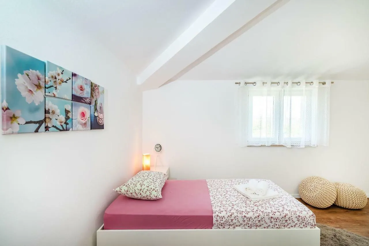 Apartment Apartman Zozzy Posedarje Croatia