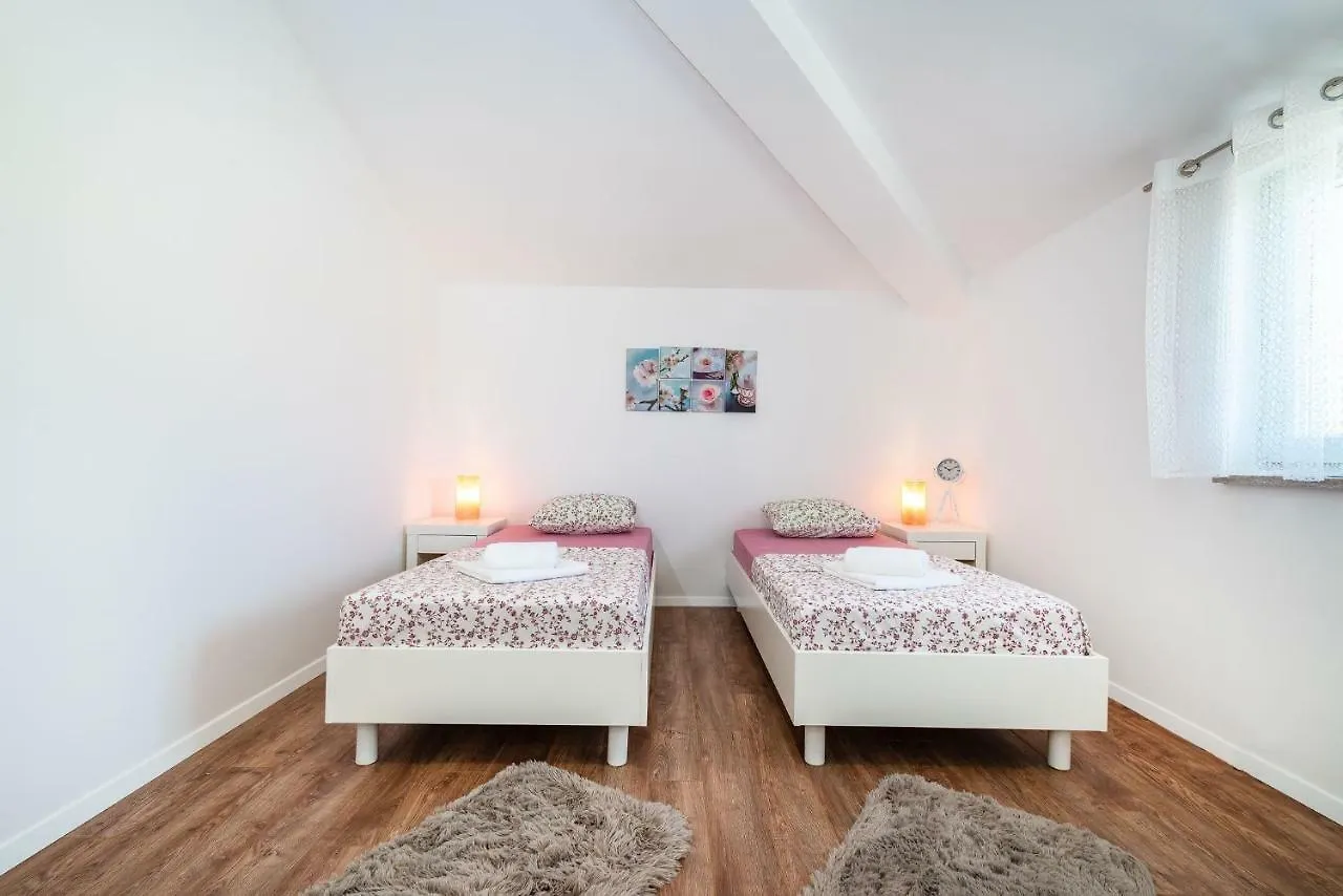 Apartman Zozzy Posedarje 0*,