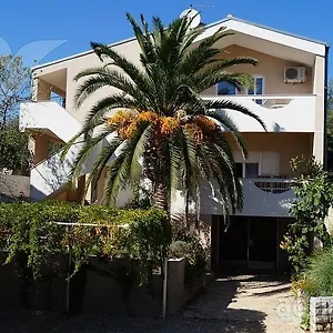  Apartment Nikolina